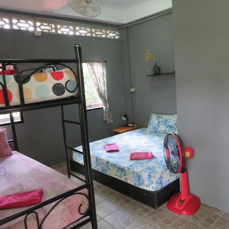 האד רין Same Same Guesthouse, Bar & Restaurant (Adults Only) מראה חיצוני תמונה