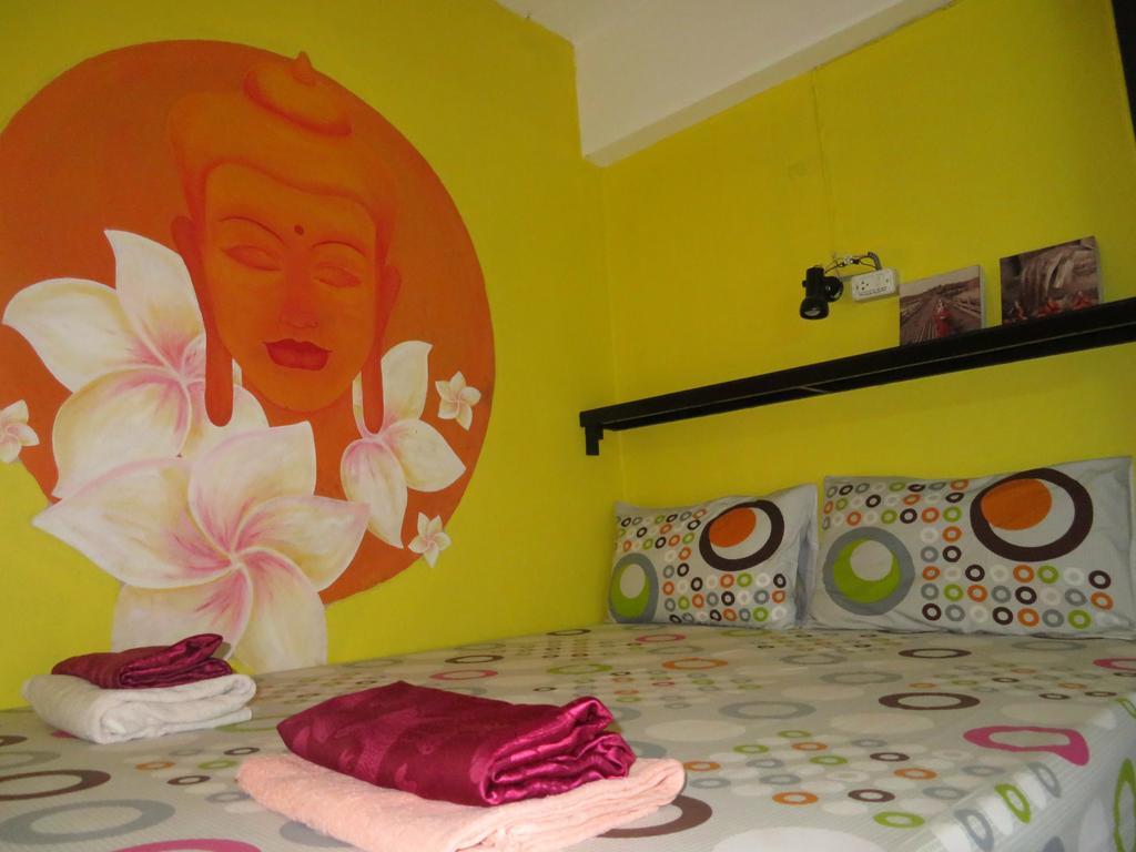 האד רין Same Same Guesthouse, Bar & Restaurant (Adults Only) מראה חיצוני תמונה