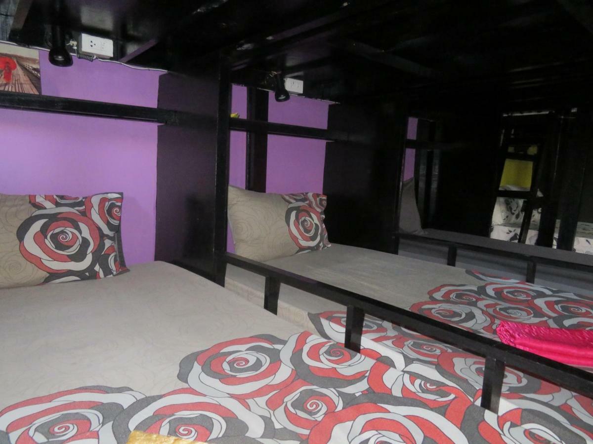 האד רין Same Same Guesthouse, Bar & Restaurant (Adults Only) מראה חיצוני תמונה