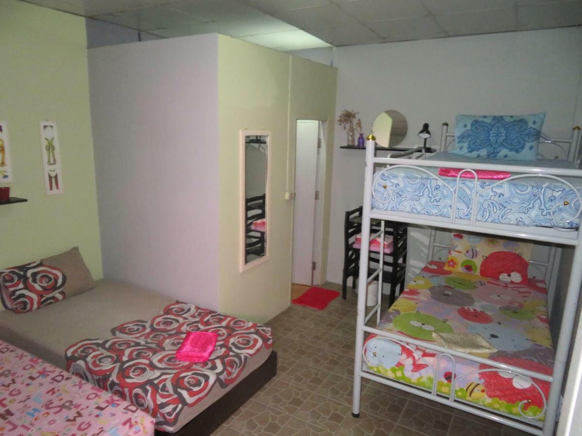 האד רין Same Same Guesthouse, Bar & Restaurant (Adults Only) מראה חיצוני תמונה